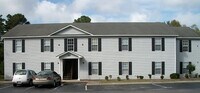 Building Photo - 2 Bedroom, 1 bath apartment  downstairs un...