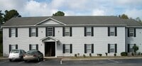 Building Photo - 2 Bedroom, 1 bath apartment Upstairs Unit