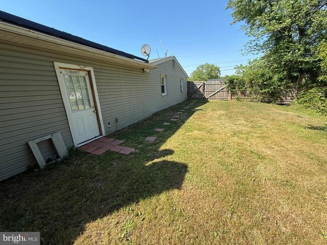 Building Photo - 8503 Rockwell Dr