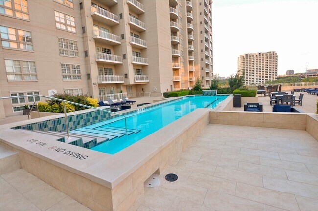 Building Photo - 3225 Turtle Creek Blvd Blvd