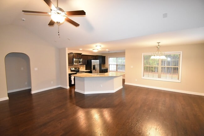 Building Photo - Coming Soon! 3 Bedroom and 2 Bath- Maples at Westgate