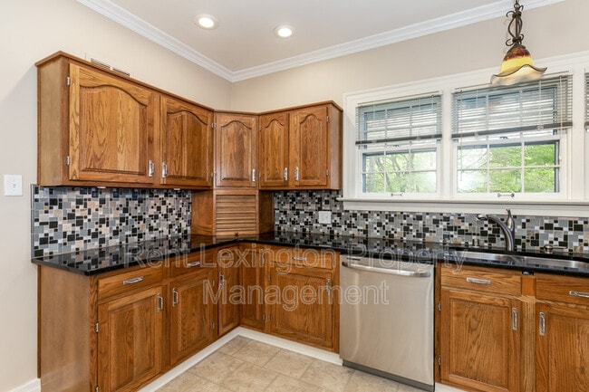 Building Photo - 149 Westgate Dr