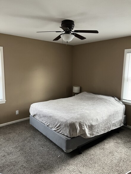 Master Bedroom - 1623 NE 50th St