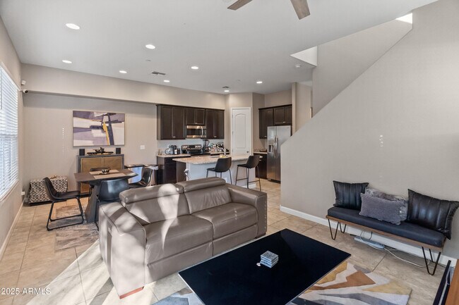 Building Photo - 3020 N 37th Pl