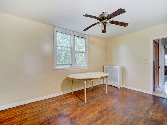 Building Photo - 276 Van Wagenen Ave