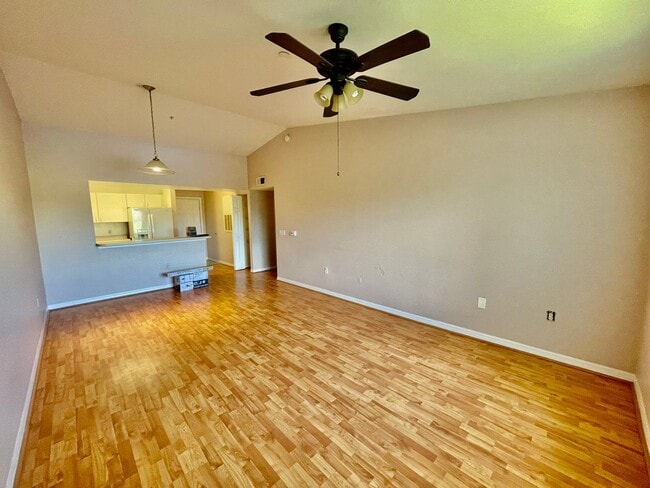 Building Photo - ANNUAL RENTAL - KEY ROYAL CONDO -THIRD FLOOR- 2 BED-1 BATH