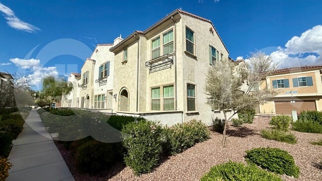 Building Photo - 2664 S Peppertree Dr