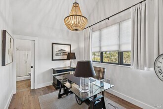 Building Photo - 1810 Quail Ct