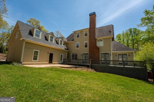 Building Photo - 2925 Orchard Dr