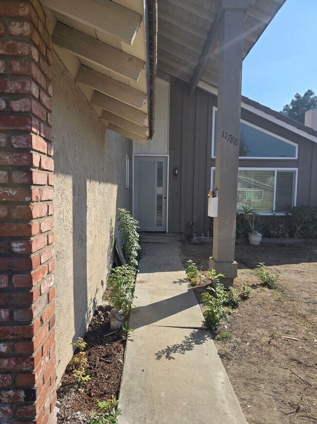 Building Photo - Fully Remodeled 4-Bedroom, 3-Bath Rental H...
