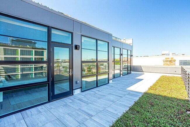 Building Photo - 1716 14th St NW