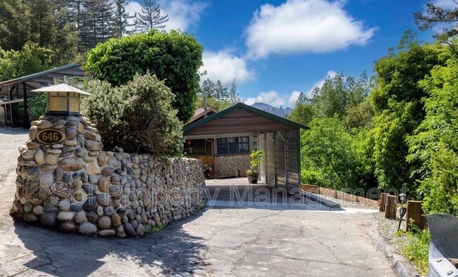 Building Photo - 646 Blue Ridge Dr