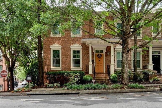 Primary Photo - 942 Glenwood Ave SE