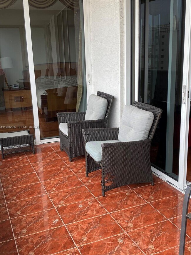 Building Photo - 1850 S Ocean Dr