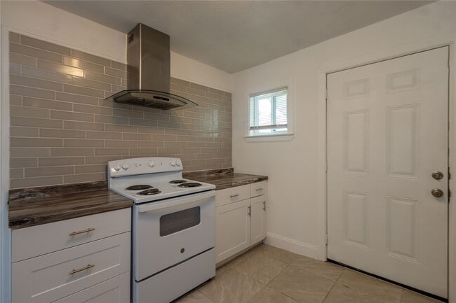 Building Photo - 2978 Goliad St