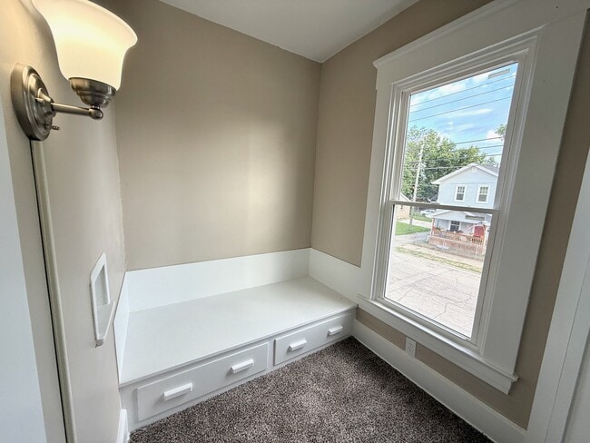 Building Photo - 1112 Girard Ave