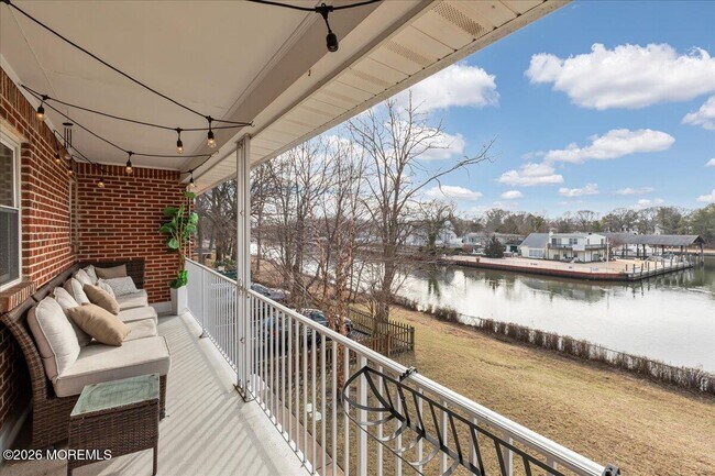 Building Photo - 910 South St