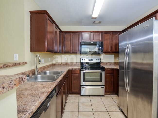 Building Photo - 10249 Sterling Ridge Dr