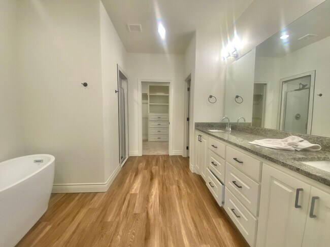 Building Photo - Now available in Cooper - 4 bed 3 bath 2 c...