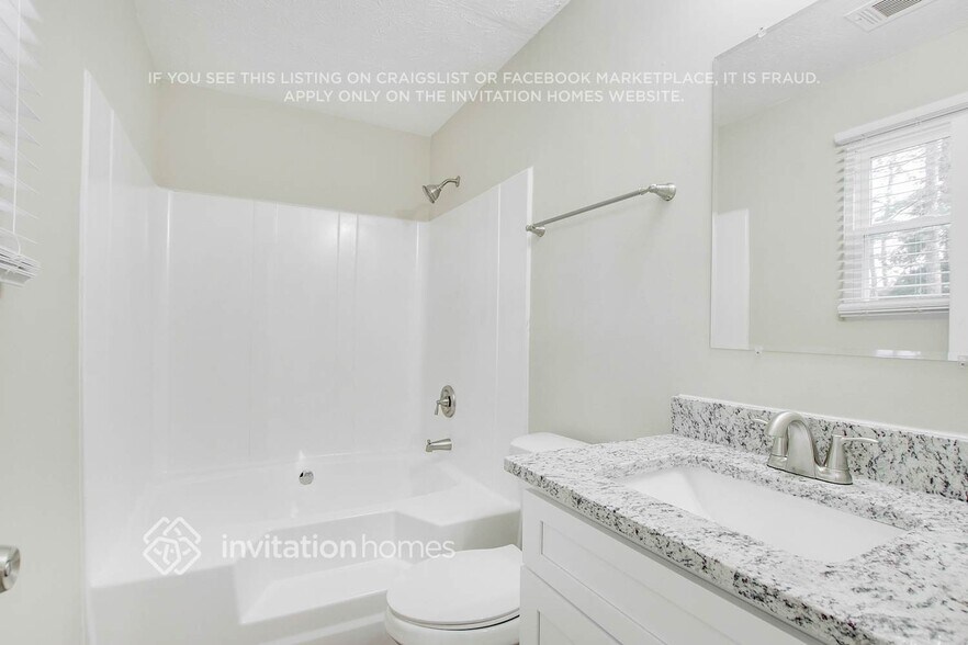 Building Photo - 1599 Clifton Downs Dr SE