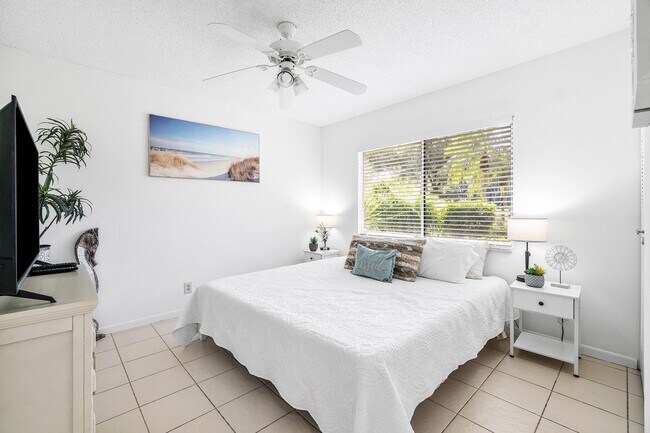 Building Photo - 7321 Amberly Ln