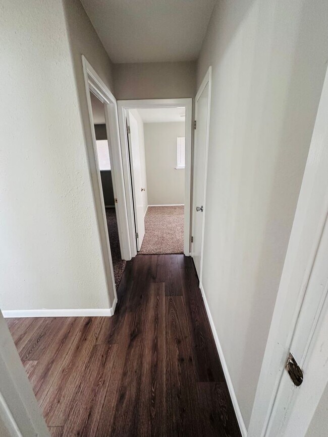 Building Photo - For Lease 3 Bed | 2 Bath | Open Concept | Vaulted Ceilings | 2-Car Garage| Corpus Christi