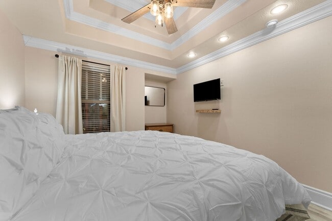 Building Photo - Unfurnished or Furnished 2 bedroom 2 bath Condo/Apartment in a Gated Community,  Blue Eye, MO,  N...