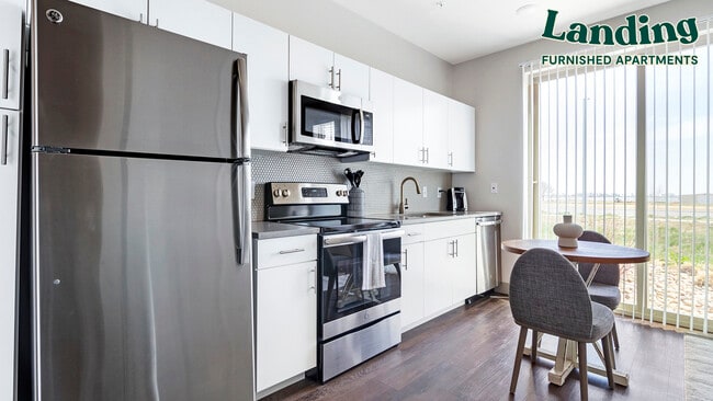 Building Photo - 1605 E County Line Rd