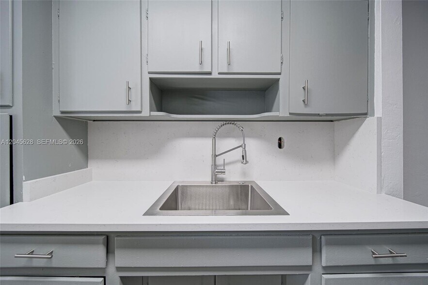 Building Photo - 6565 Santona St