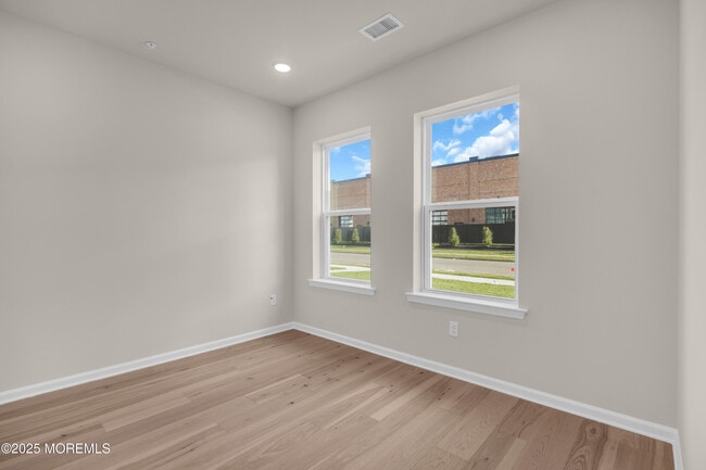 Building Photo - 16 Barton Ave