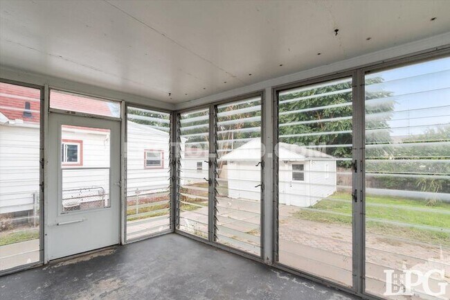 Building Photo - 3648 Watson Ave