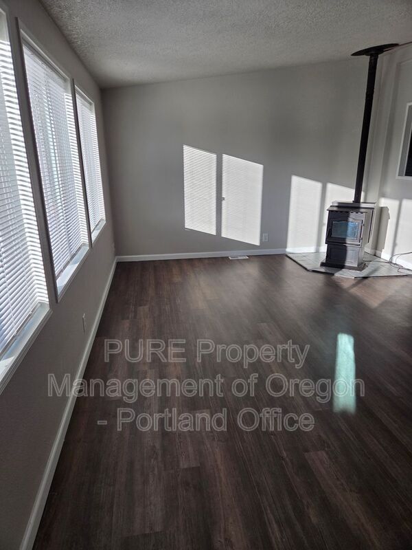 Building Photo - 32020 SE Wren Rd