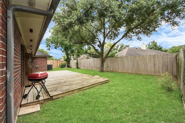 Building Photo - 2706 Plantation Dr