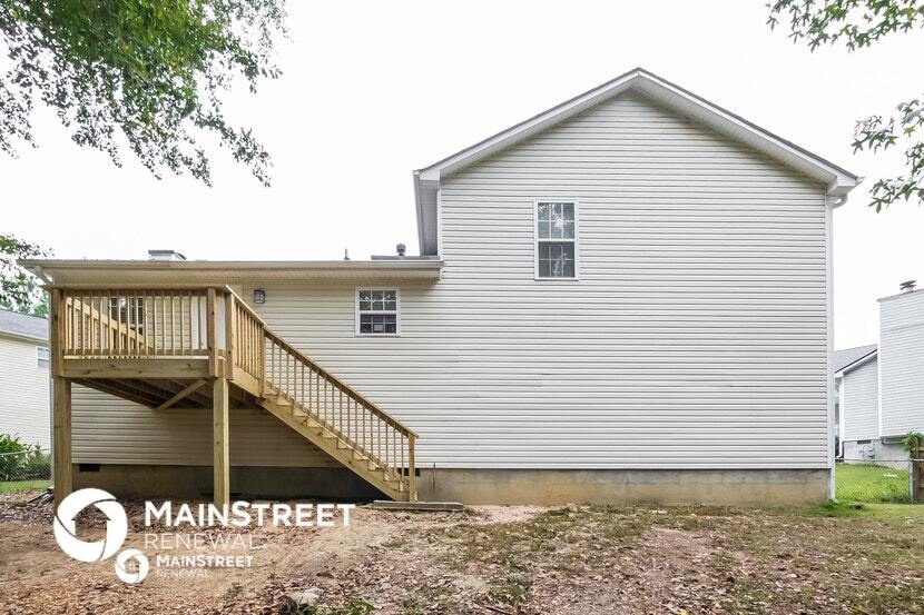 Building Photo - 444 River Trace Dr