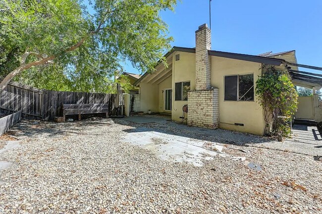 Building Photo - 2645-2649 S Whitney Blvd