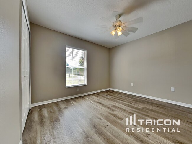 Building Photo - 13001 Fish Cove Dr