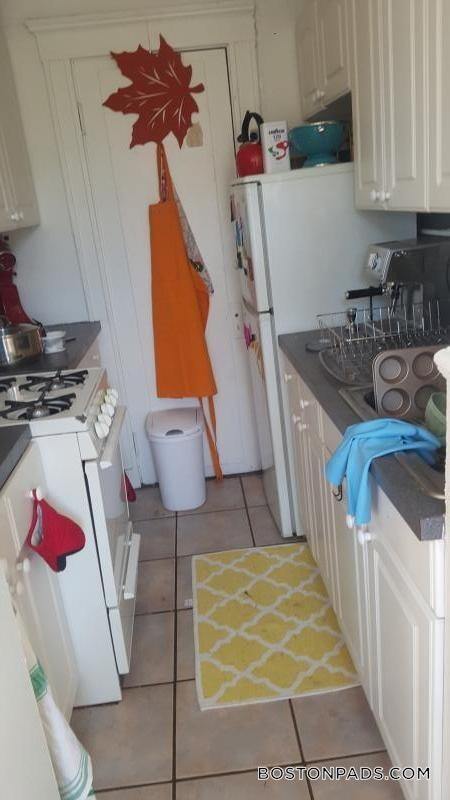 Building Photo - 121 Park Dr