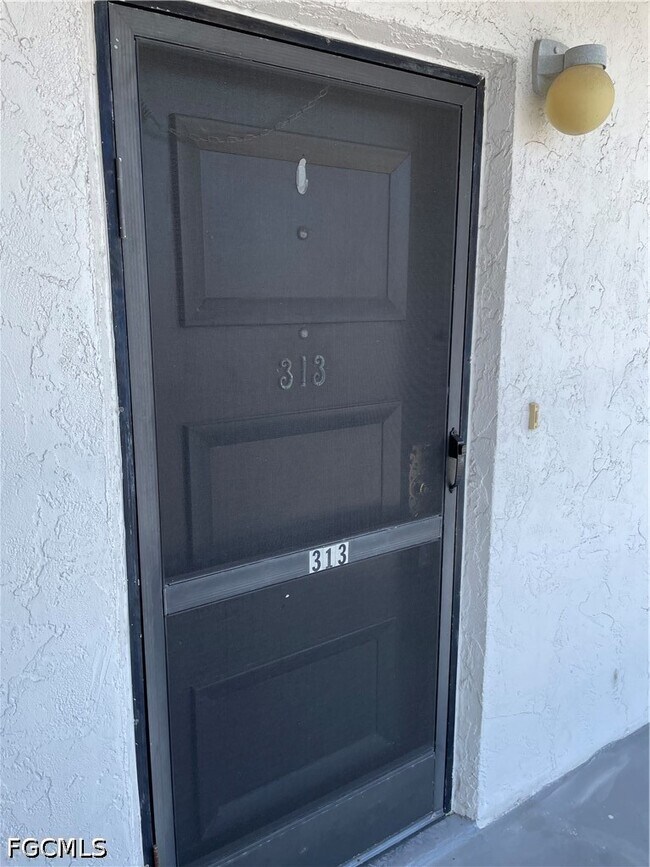 Building Photo - 4906 Victoria Dr