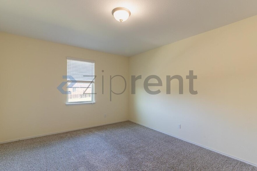 Building Photo - 101 Arctic Cir