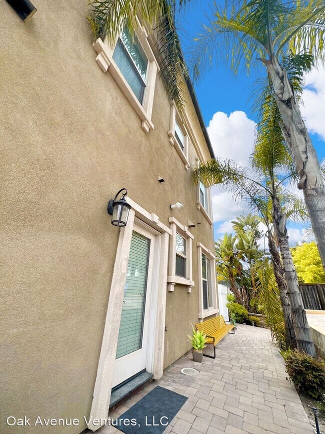 Building Photo - 3 br, 2 bath House - 1206 Oak Avenue