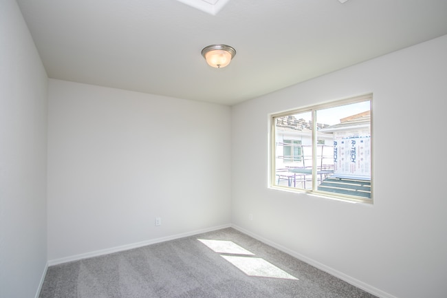 Building Photo - 3Br Home $1799 59th Ave/Broadway