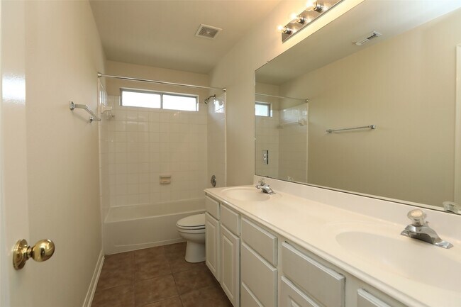 Building Photo - 6523 Trenton Lake Ln