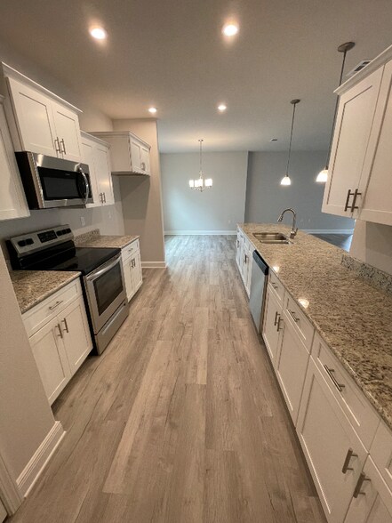 Building Photo - 807 Riverwalk Cir