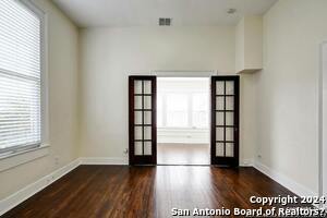 Building Photo - 423 W Woodlawn Ave