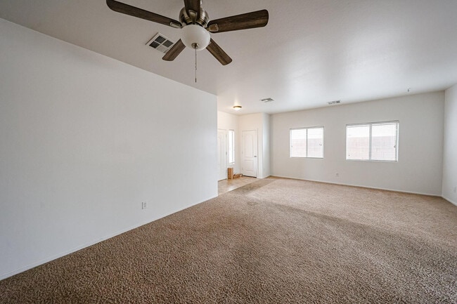 Building Photo - 12039 W Leather Ln