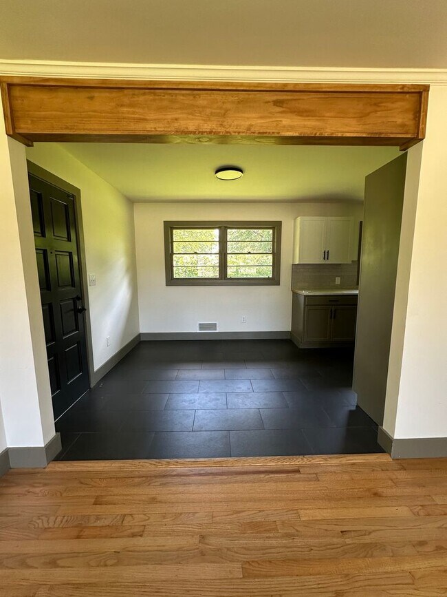 Building Photo - Updated 3 Bedroom House on the Eastside
