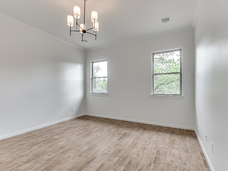 Building Photo - 2600 Woods Edge Dr