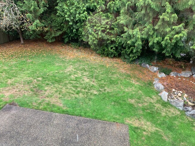 Building Photo - Location location 4 bedroom, 2.5 bath in t...