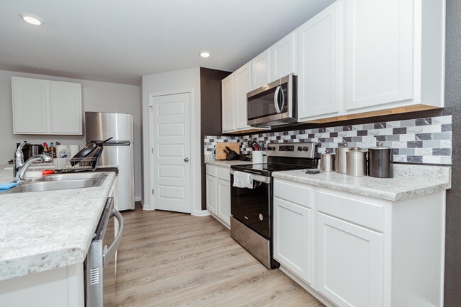 Building Photo - 6719 Sarah Ann Way