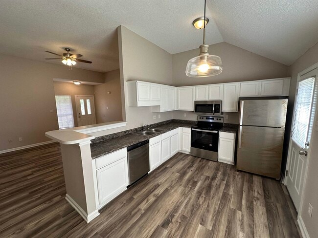 Building Photo - 3812 Clarion Dr